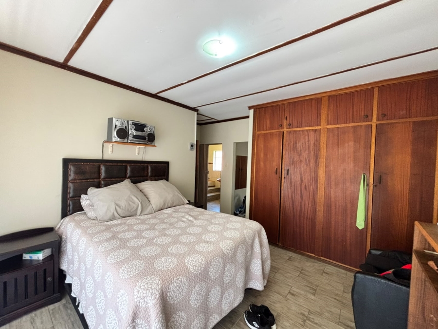5 Bedroom Property for Sale in Adamayview North West